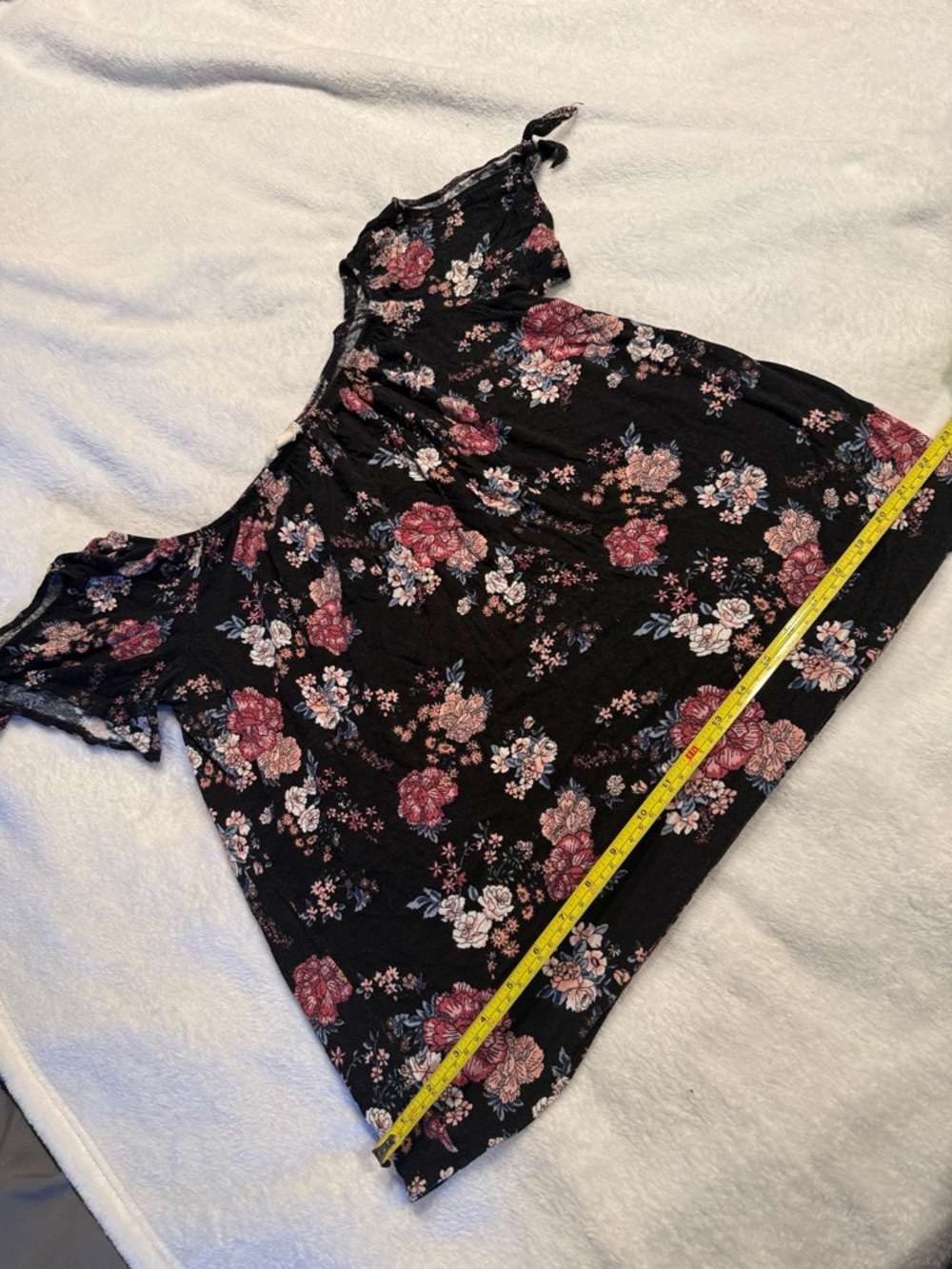 Pink Republic Black Floral Cold-Shoulder Tunic with Rose Print